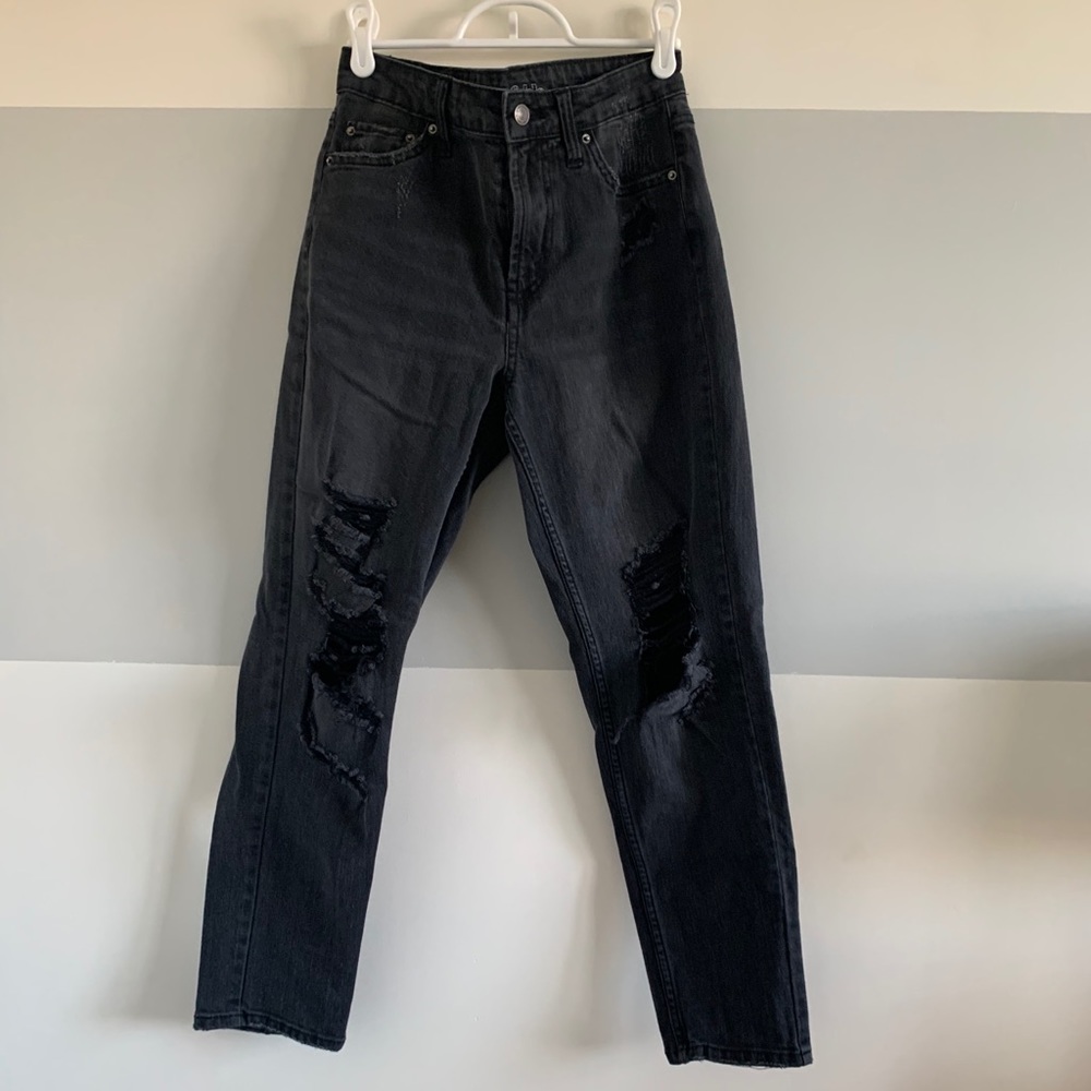 black mom jeans with rips